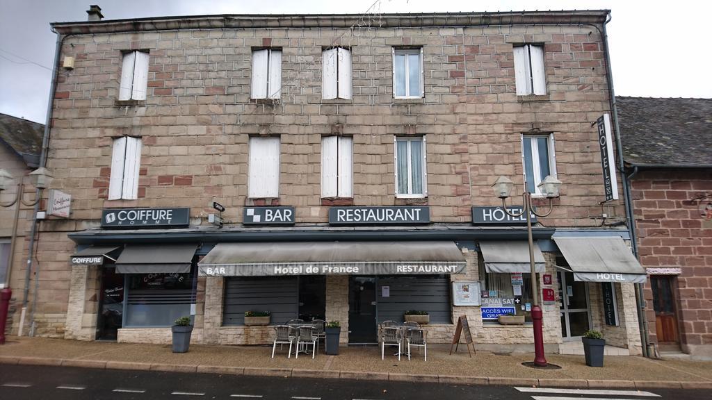 Objat Hotel De France מראה חיצוני תמונה