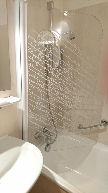 Objat Hotel De France מראה חיצוני תמונה