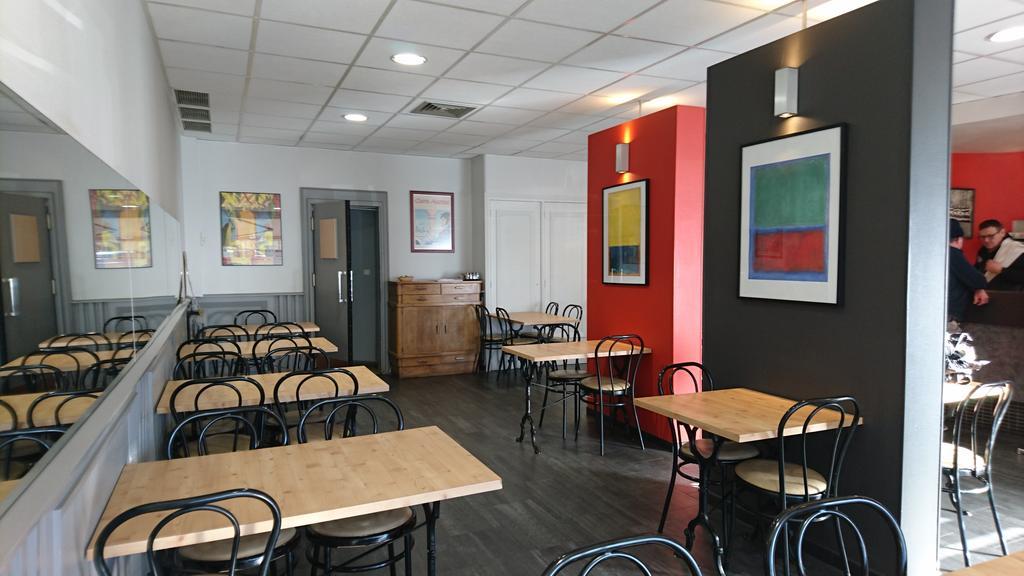 Objat Hotel De France מראה חיצוני תמונה
