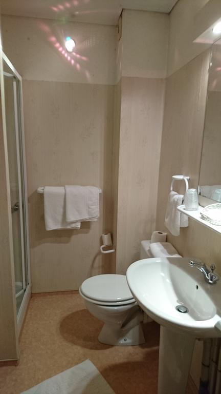 Objat Hotel De France מראה חיצוני תמונה